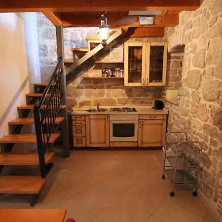 Summer House Sammon *